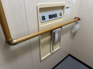 ホームエレベーターの非常用電話も忘れずに