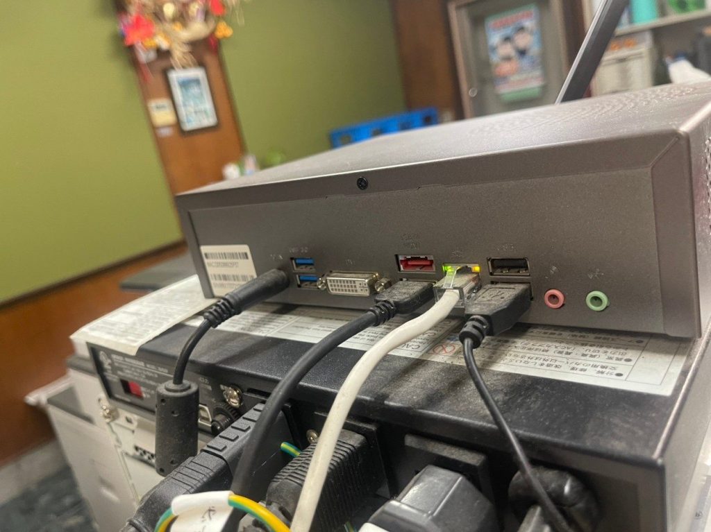 レコーダーの背面の配線状況